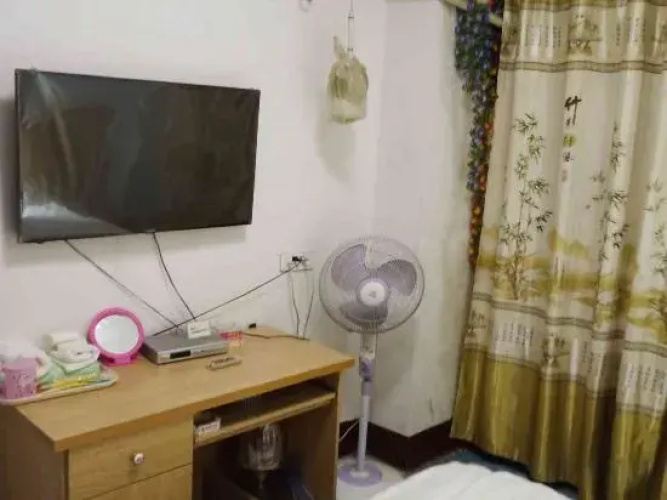 Yiqun Hotel