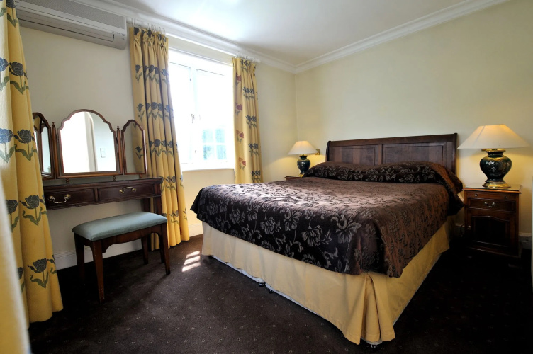 French Horn Hotel
