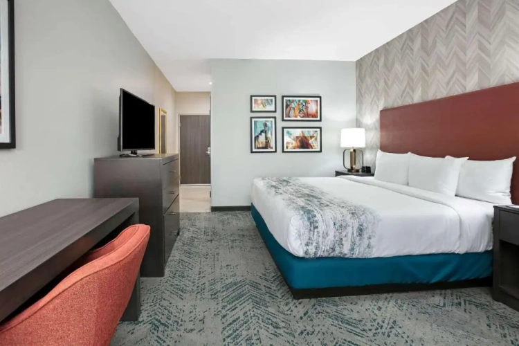 Standard Double room with pool view