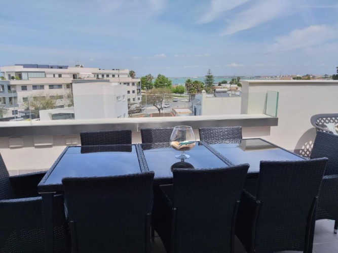 3 Bedrooms Apartment