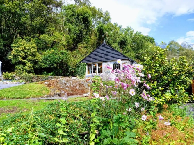 2 Bedrooms Cottage