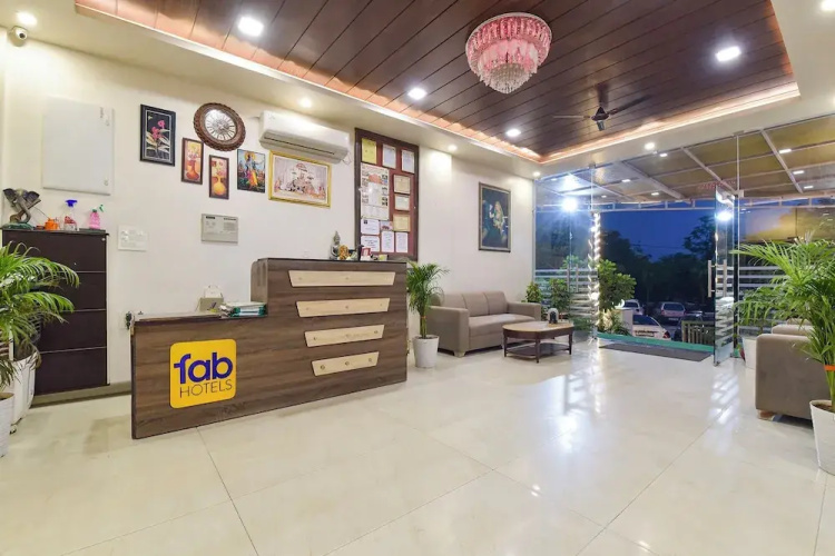 Fabhotel Shiv Palace
