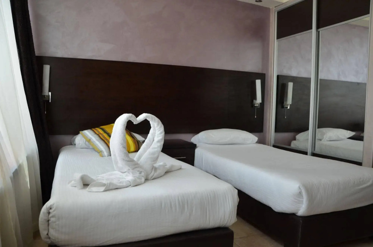 Diamond Hotel Suites