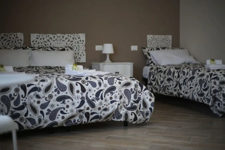 Standard Triple room