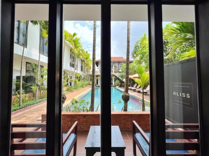 Deluxe Twin room with balcony