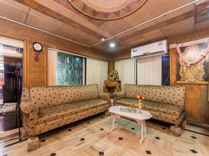 OYO 8998 Hotel Aayash