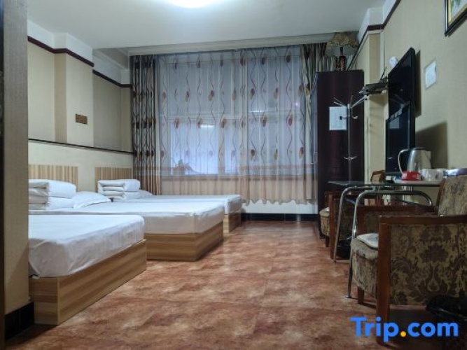 Standard Triple room