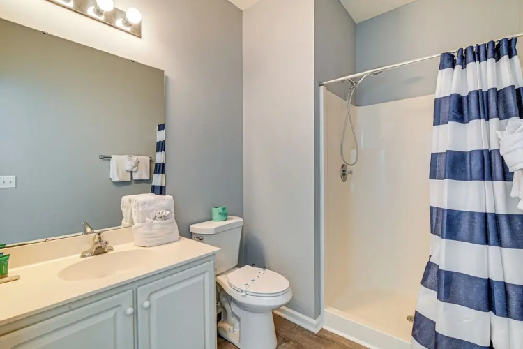 Pool + Hot Tub: Lake-view Condo in Surfside Beach!