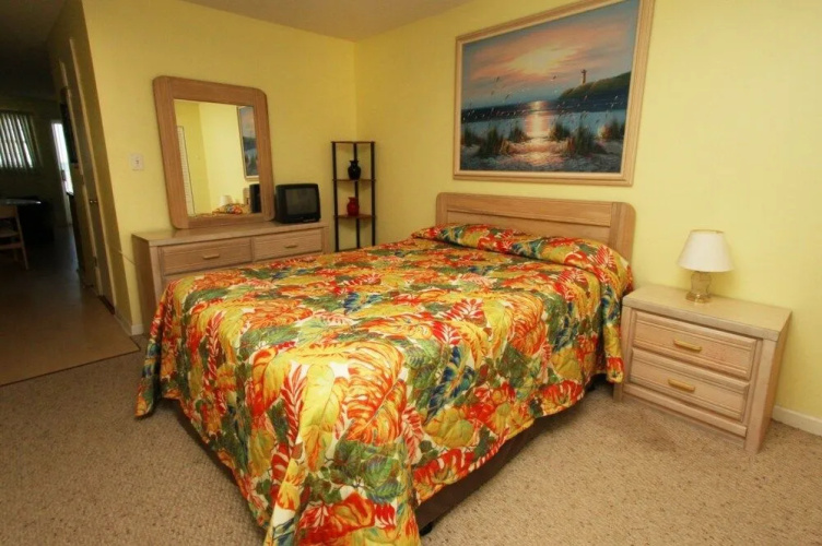 Chateau Manor 103