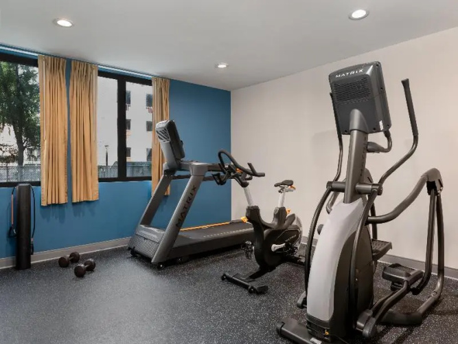 Holiday Inn Express & Suites Bronx - NYC photo 21