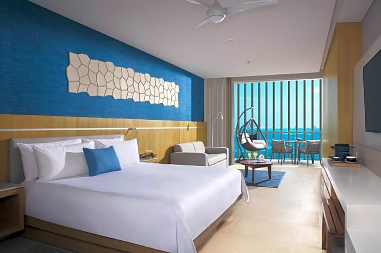 Honeymoon Preferred Club Double Suite with ocean view