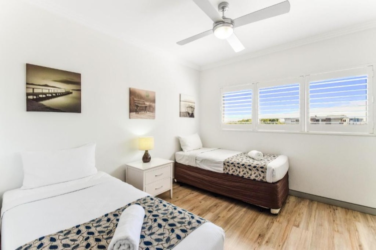2 Bedrooms Apartment with ocean view