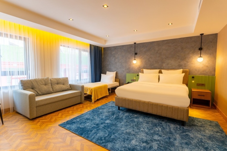 Standard Quadruple Family room