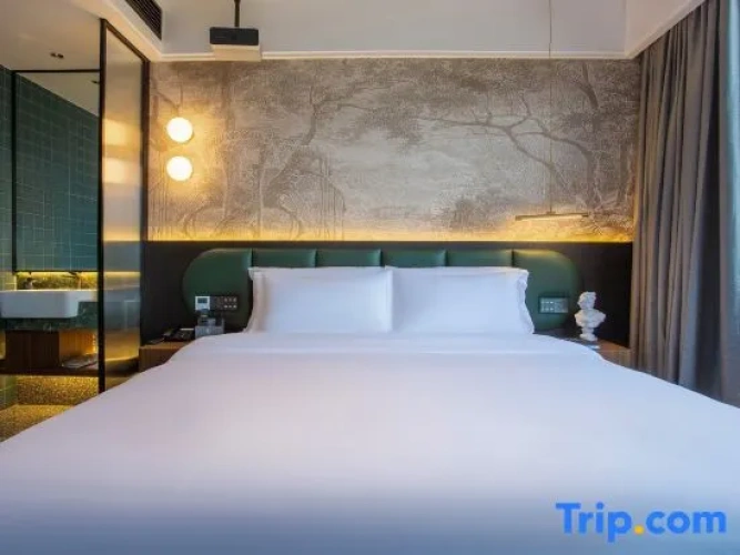 Executive Suite with park view