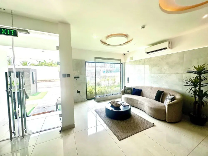 Belrose Place