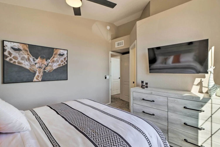 Complimentary Heated Pool: Goodyear Getaway!