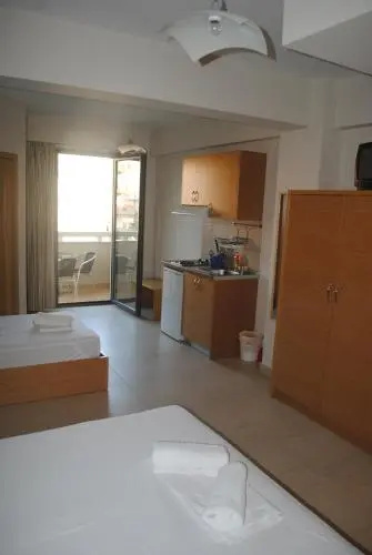 Niriides Studios And Apartments