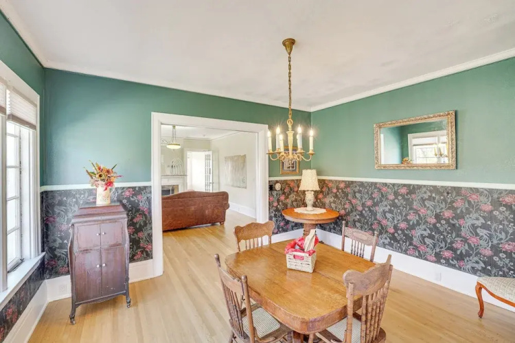 1 Mi to Pendleton Round-up: Historic 'elnor' Home