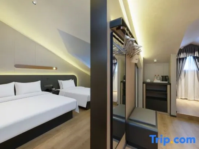 Deluxe Family room