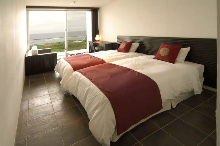 Standard Twin room with balcony