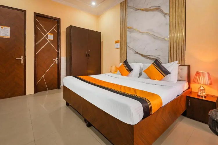 Hotel Saina Stay Inn