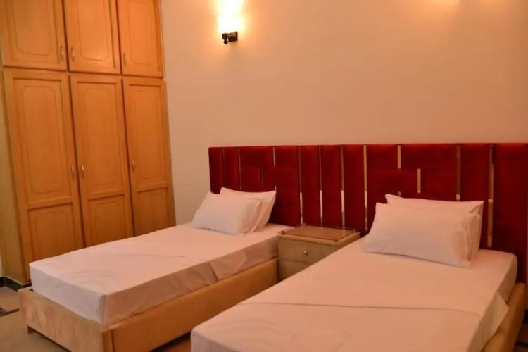 Redbury Guesthouse