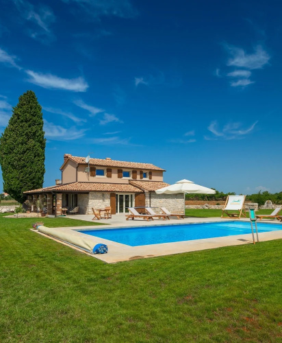 Spacious Country Villa With Private Pool
