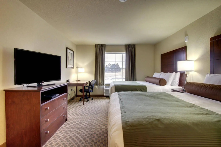 Cobblestone Inn & Suites - Cambridge