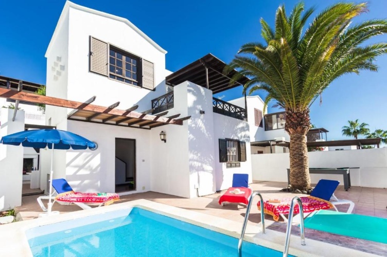 3 Bedrooms Villa