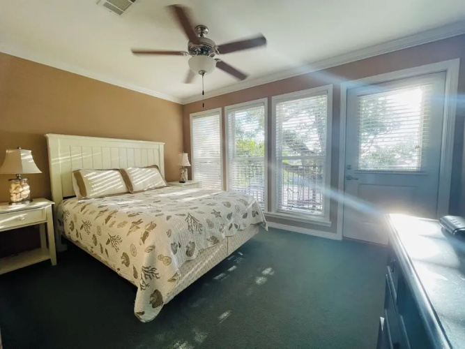 123 Beau Clair - Beachside Townhome With Balcony and Pool in Long Beach