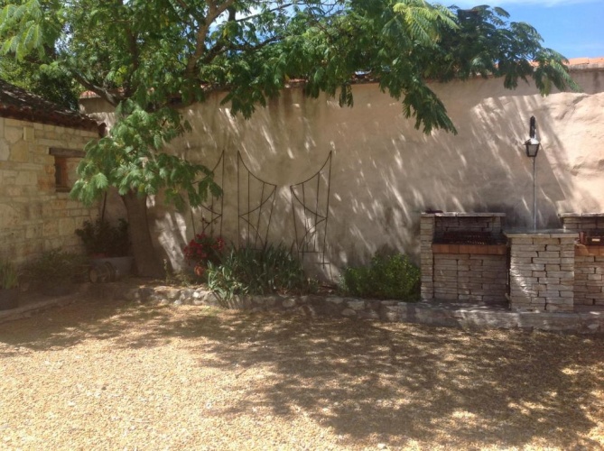 2 Bedrooms Cottage