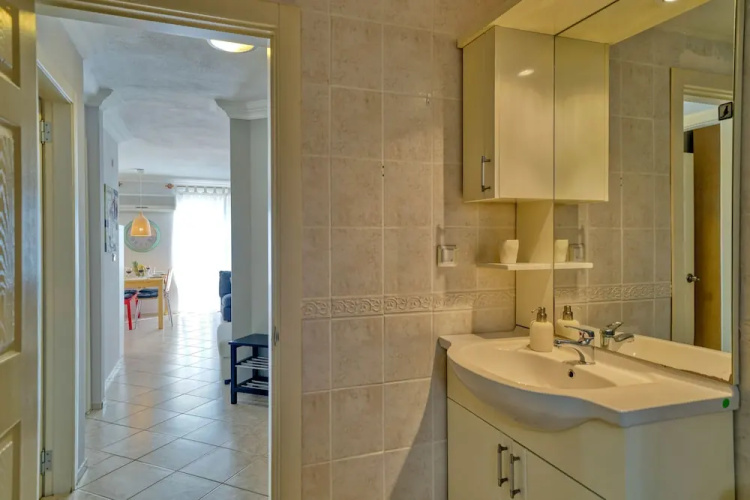 Ada Apartment