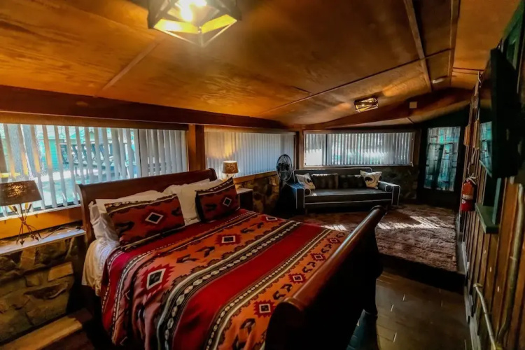 Hobbit House in Big Bear #166