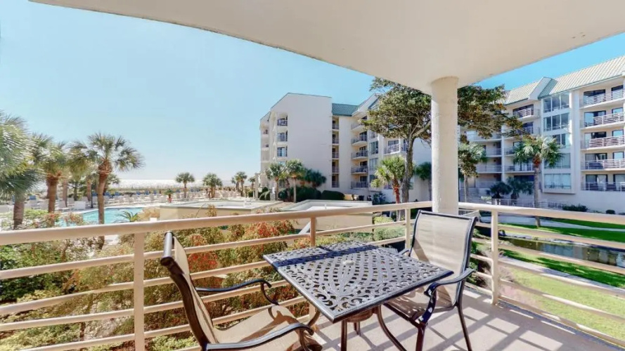 1102 Villamare