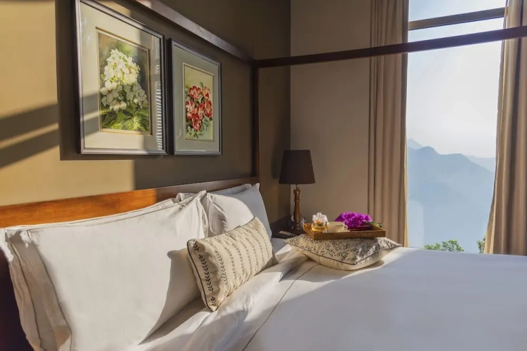 Luxury Single room with balcony and with view