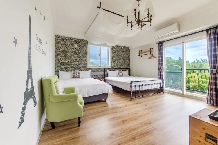 Standard Quadruple room with balcony and with mountain view