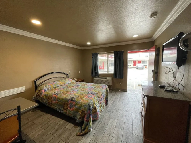 Hiland Motel