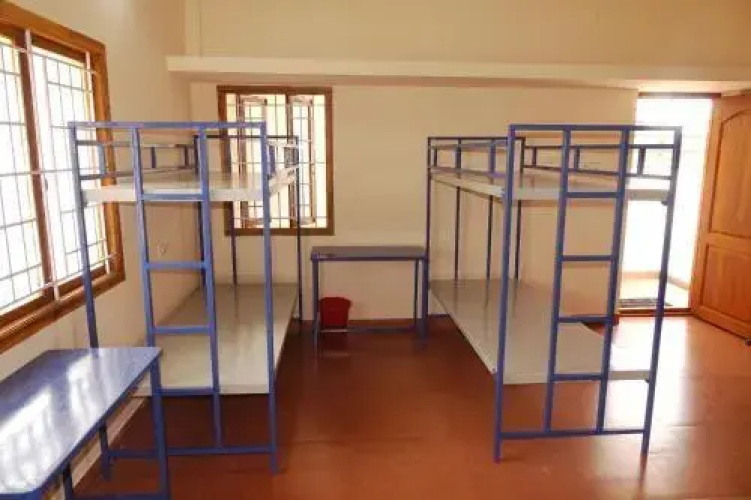 Dee Dee Ladies Hostel