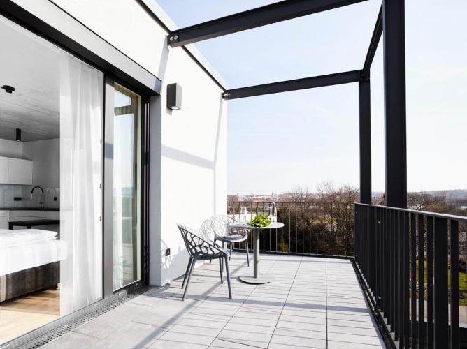 Apartment with balcony