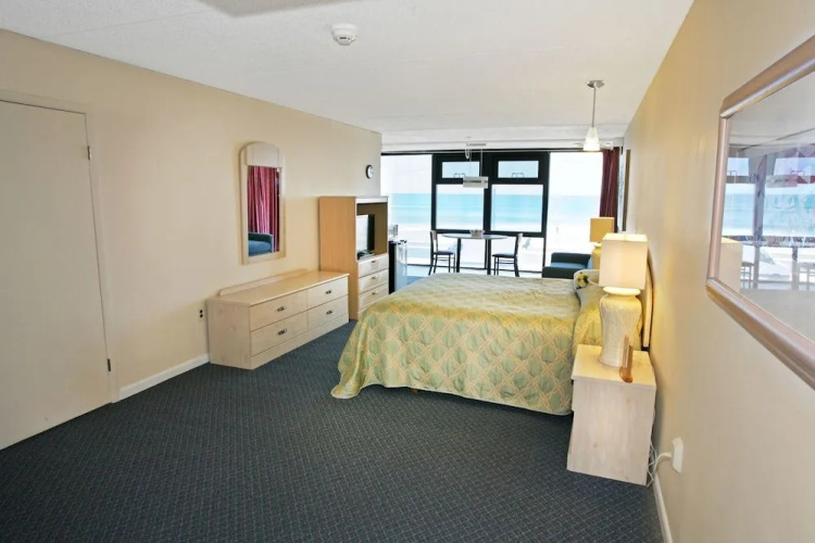 Aloha Oceanfront Motel