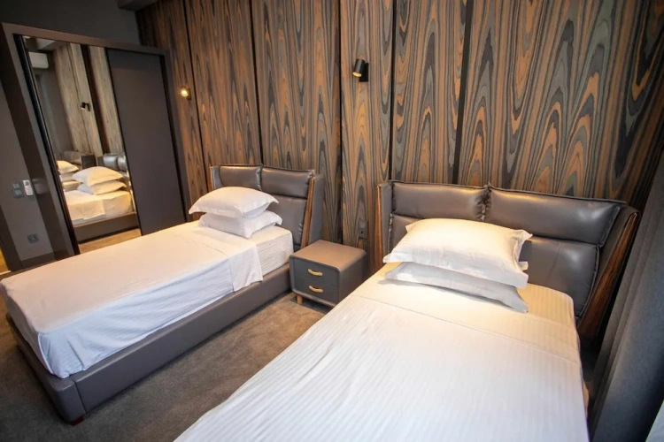 2 Bedrooms Deluxe Apartment