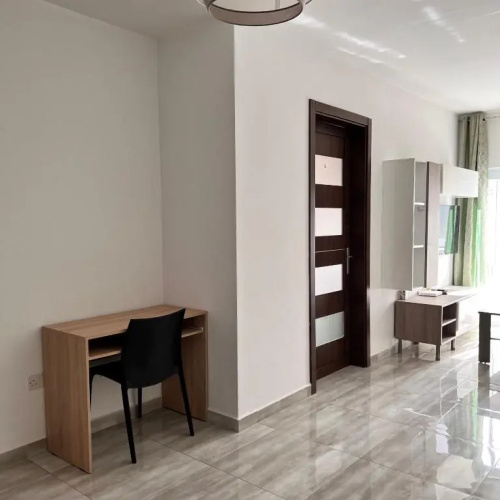 F5-3 Room 2 single beds shared bathroom in shared Flat