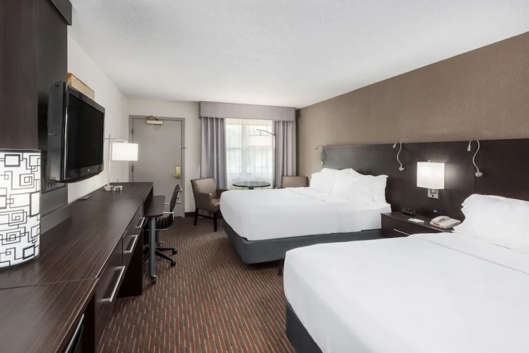 Standard Quadruple room with view