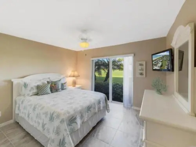 Ocean Village Capstan 813
