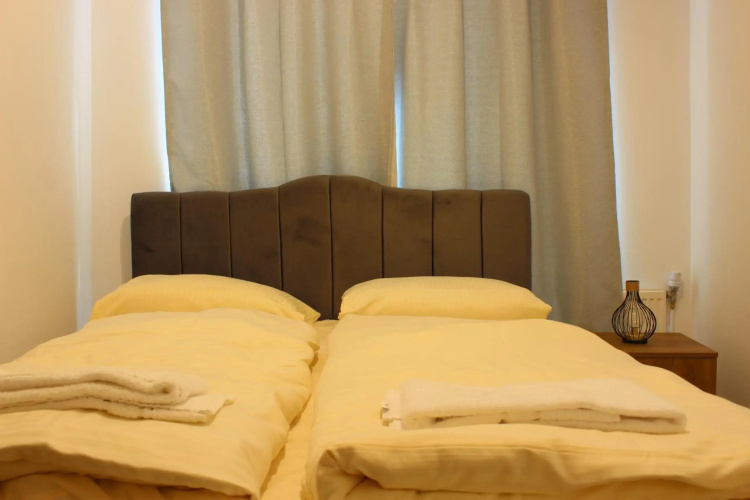 HR RoomS
