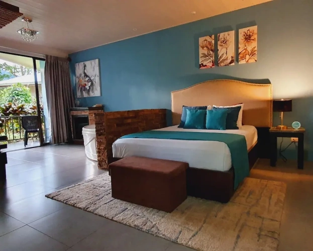 Deluxe Suite