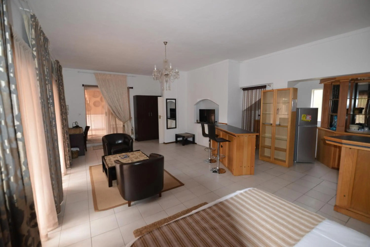 Attache Guest Lodge