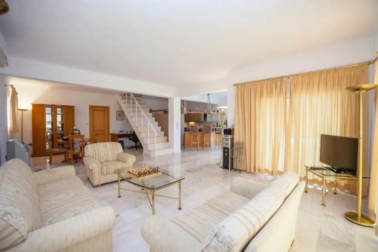 3 Bedrooms Villa
