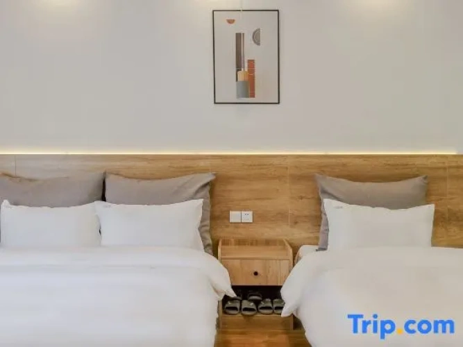 Deluxe Family room with mountain view