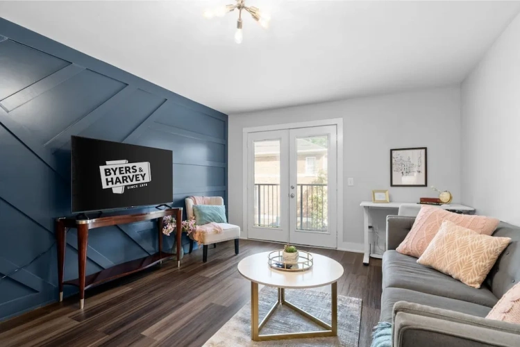 2 Bedrooms Apartment